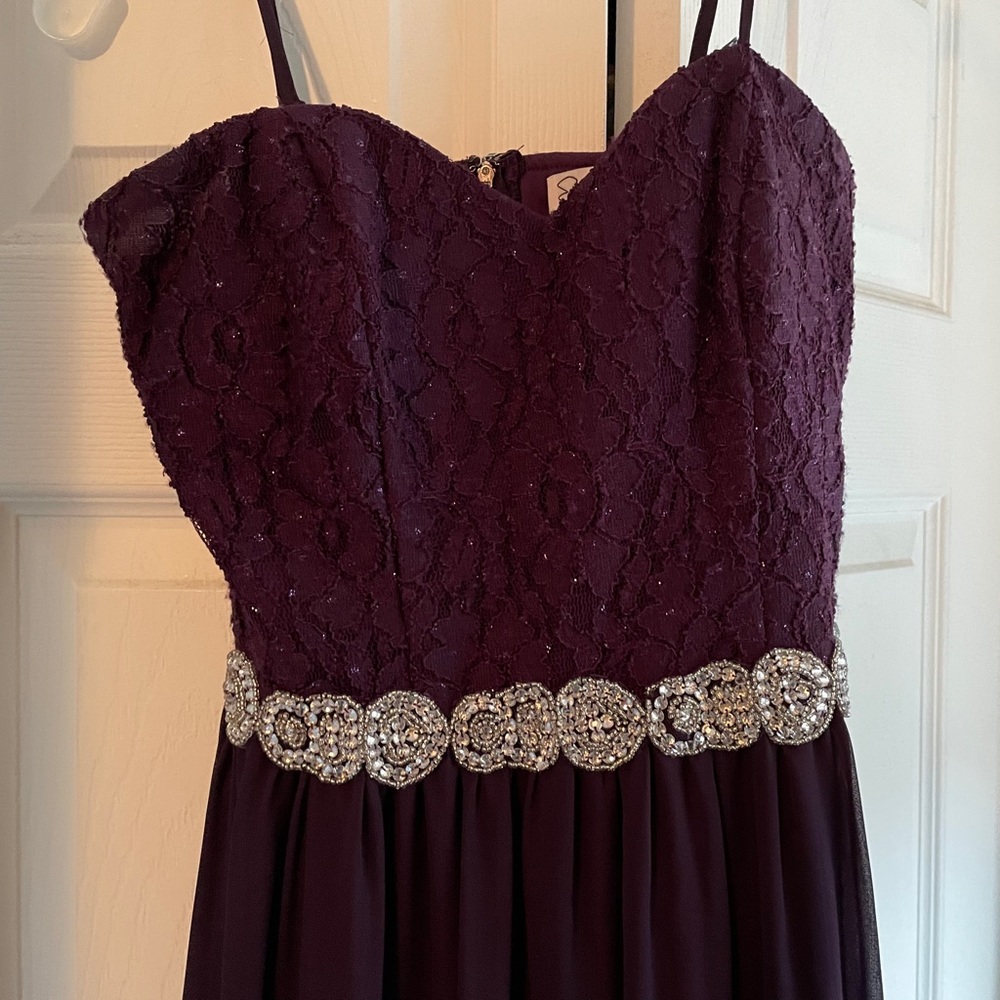Selling this dress I wore it for a wedding as a bridesmaid